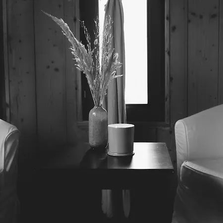 Ca' Bossi شاليه تْشيرنوبيو